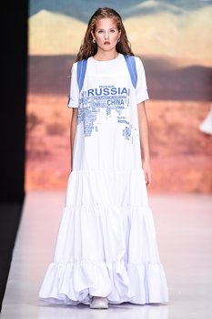 17    Dasha Gauser  ,   Mercedes-Benz Fashion Week Russia.